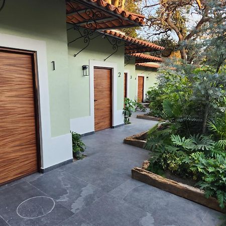 Hotel Boutique Villa Escondida, A Pasos De Lo Mejor En Tlaquepaque Esterno foto