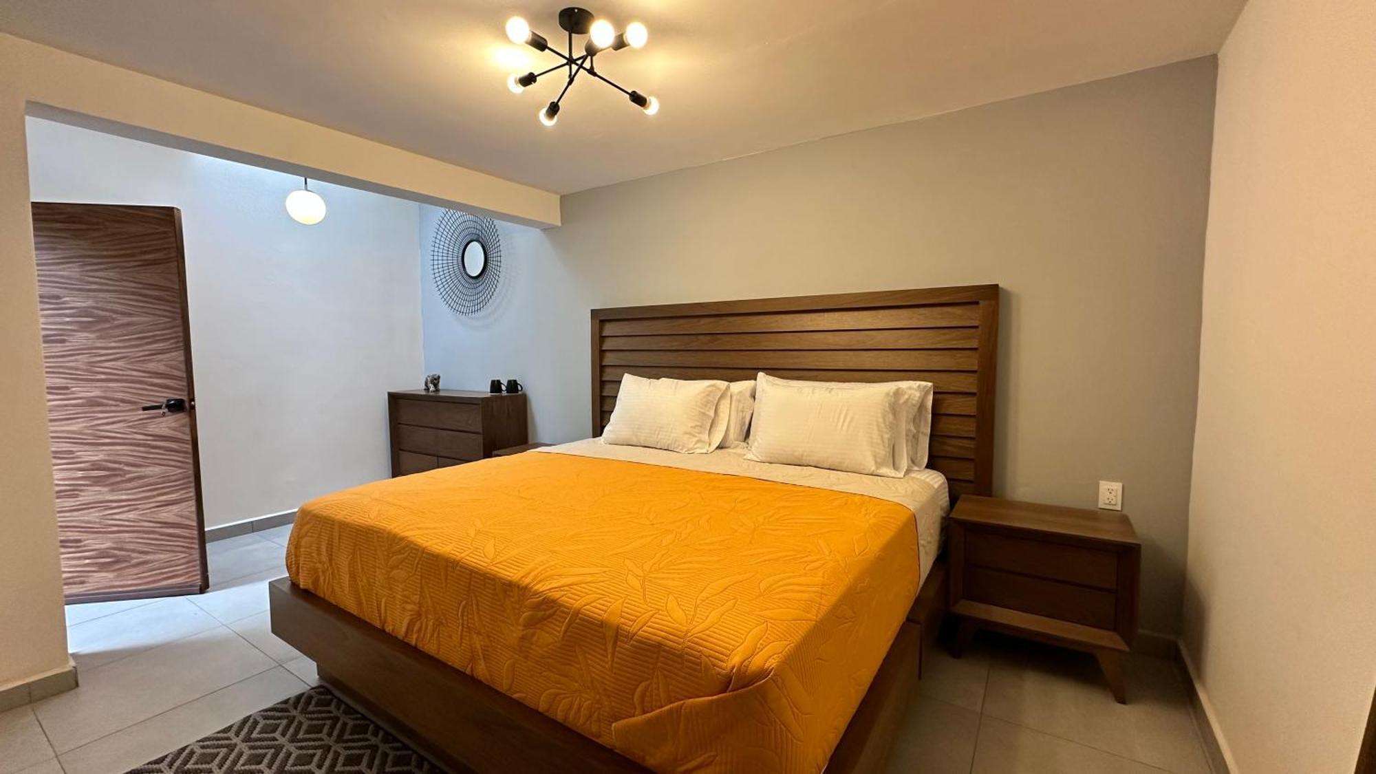 Hotel Boutique Villa Escondida, A Pasos De Lo Mejor En Tlaquepaque Esterno foto