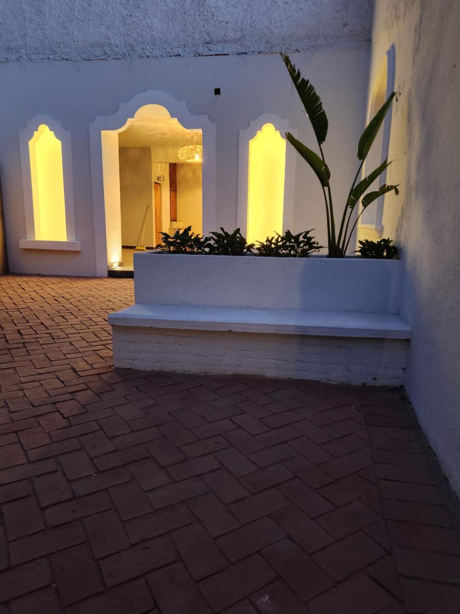 Hotel Boutique Villa Escondida, A Pasos De Lo Mejor En Tlaquepaque Esterno foto