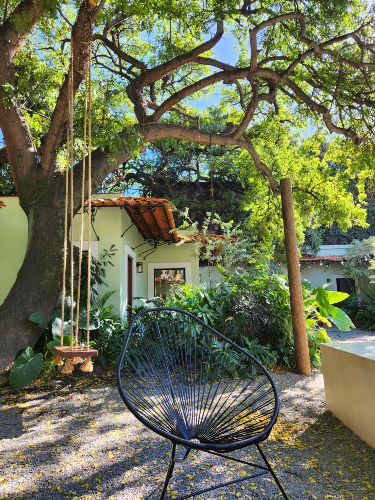 Hotel Boutique Villa Escondida, A Pasos De Lo Mejor En Tlaquepaque Esterno foto